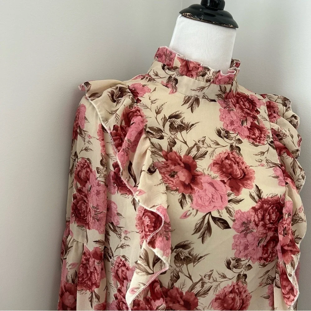 Floral Ruffle Blouse - Picture 3 of 7